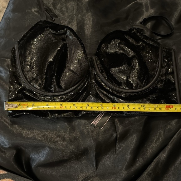 Victoria’s Secret Very Sexy Black Velvet‎ Balconette Bra 36C NWT - Picture 6 of 8